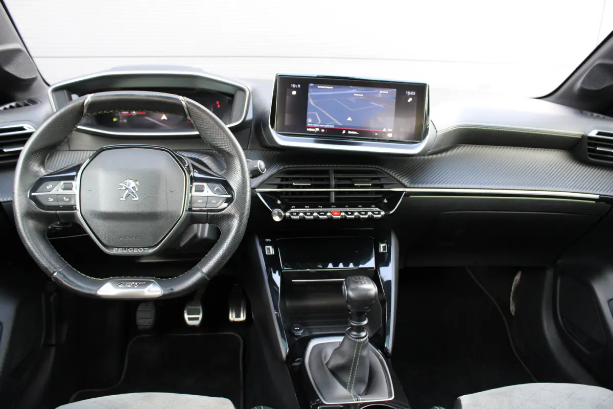 1.2 PureTech GT Pack | Navigatie | Camera | Panoramadak | Stoelverwarming | Apple carplay | Full LED |