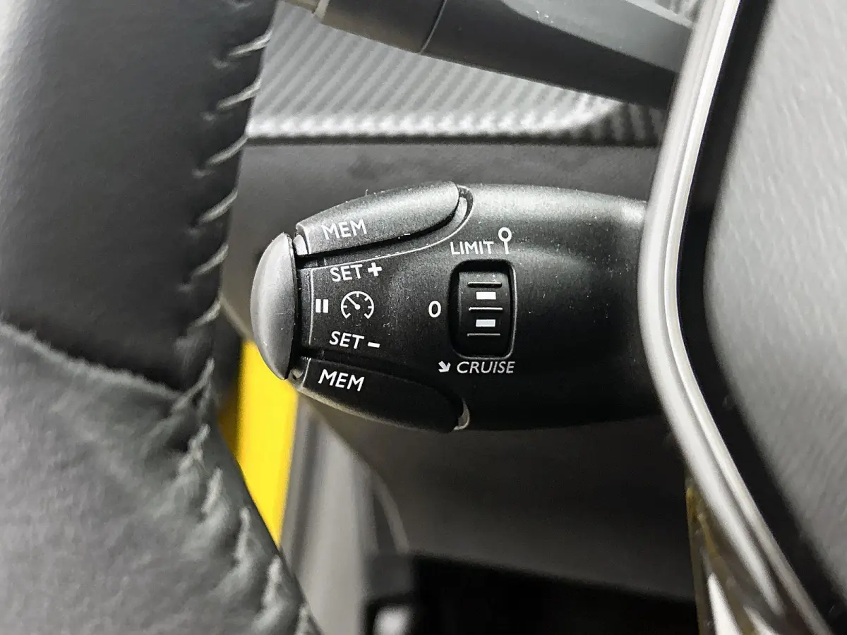 EV Active 50 kWh 136pk | Accu 98% | Navigatie via Apple Carplay / Android Auto | Climate Control | Cruise Control | Parkeersensoren | Armsteun | DAB+ radio | Bluetooth | Keyless start | Rege