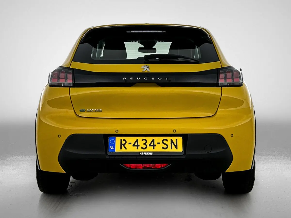 EV Active 50 kWh 136pk | Accu 98% | Navigatie via Apple Carplay / Android Auto | Climate Control | Cruise Control | Parkeersensoren | Armsteun | DAB+ radio | Bluetooth | Keyless start | Rege