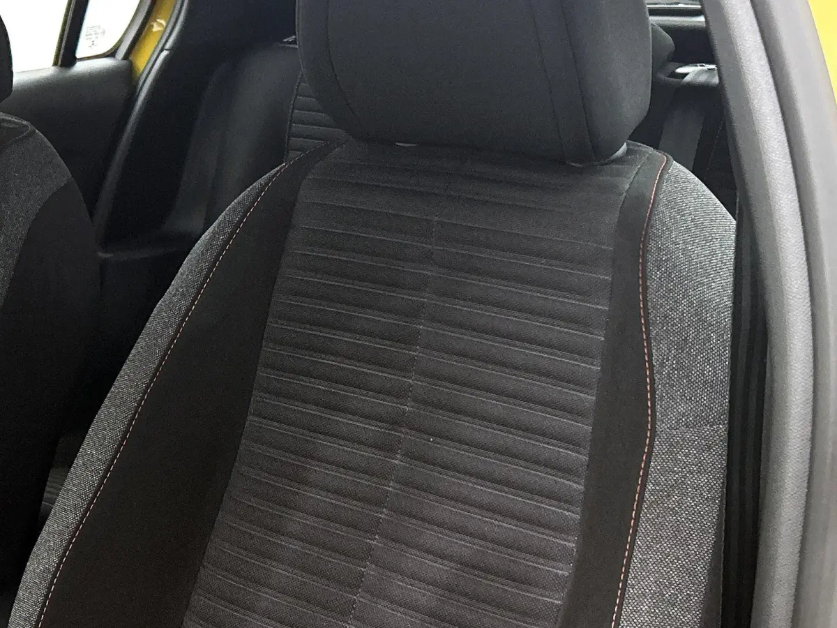 EV Active 50 kWh 136pk | Accu 98% | Navigatie via Apple Carplay / Android Auto | Climate Control | Cruise Control | Parkeersensoren | Armsteun | DAB+ radio | Bluetooth | Keyless start | Rege
