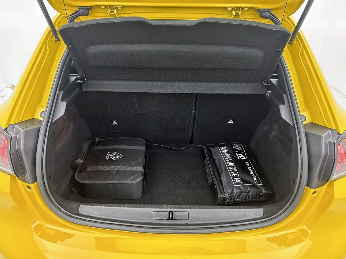 EV Active 50 kWh 136pk | Accu 98% | Navigatie via Apple Carplay / Android Auto | Climate Control | Cruise Control | Parkeersensoren | Armsteun | DAB+ radio | Bluetooth | Keyless start | Rege
