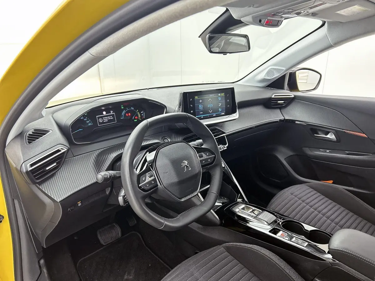 EV Active 50 kWh 136pk | Accu 98% | Navigatie via Apple Carplay / Android Auto | Climate Control | Cruise Control | Parkeersensoren | Armsteun | DAB+ radio | Bluetooth | Keyless start | Rege