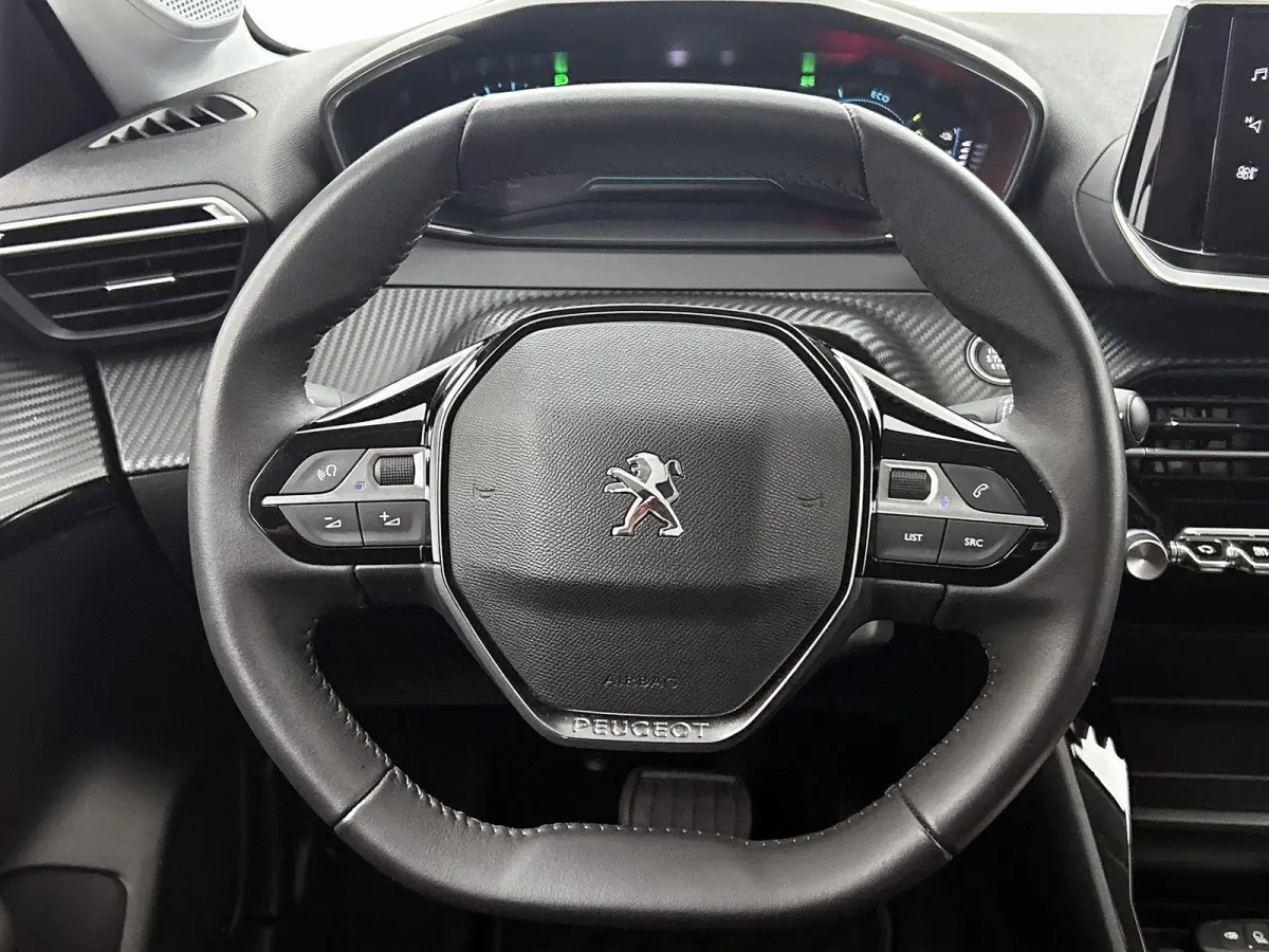 EV Active 50 kWh 136pk | Accu 98% | Navigatie via Apple Carplay / Android Auto | Climate Control | Cruise Control | Parkeersensoren | Armsteun | DAB+ radio | Bluetooth | Keyless start | Rege