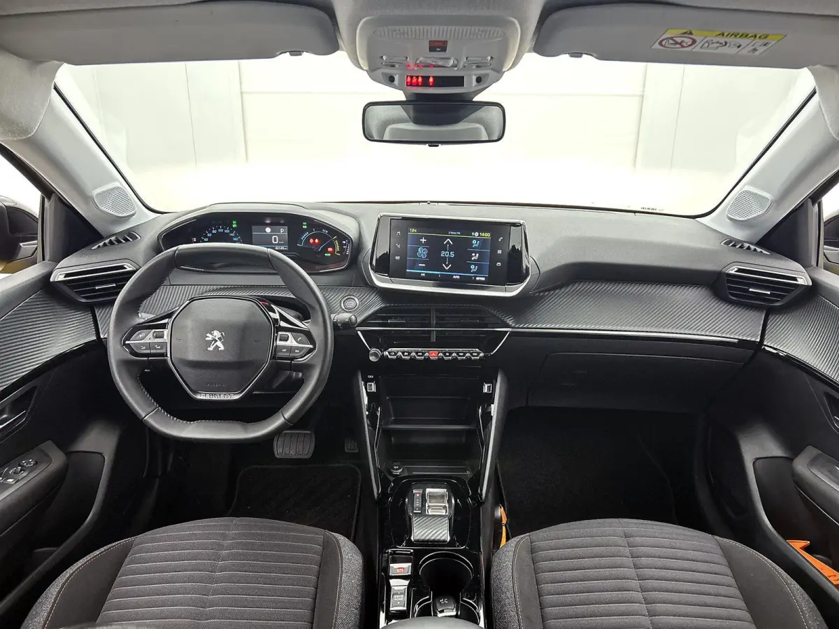 EV Active 50 kWh 136pk | Accu 98% | Navigatie via Apple Carplay / Android Auto | Climate Control | Cruise Control | Parkeersensoren | Armsteun | DAB+ radio | Bluetooth | Keyless start | Rege