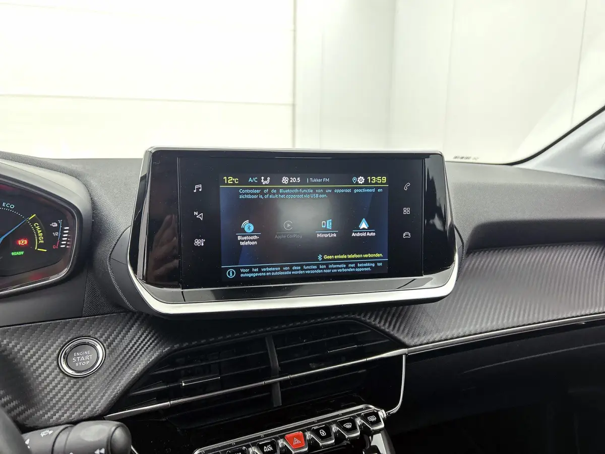 EV Active 50 kWh 136pk | Accu 98% | Navigatie via Apple Carplay / Android Auto | Climate Control | Cruise Control | Parkeersensoren | Armsteun | DAB+ radio | Bluetooth | Keyless start | Rege