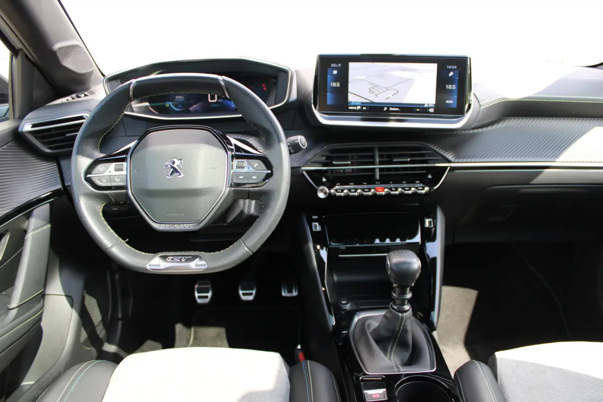 1.2 PureTech GT Pack | Navigatie | Camera | Panoramadak | Stoelverwarming | Full LED | Alcantara | 76.000km |
