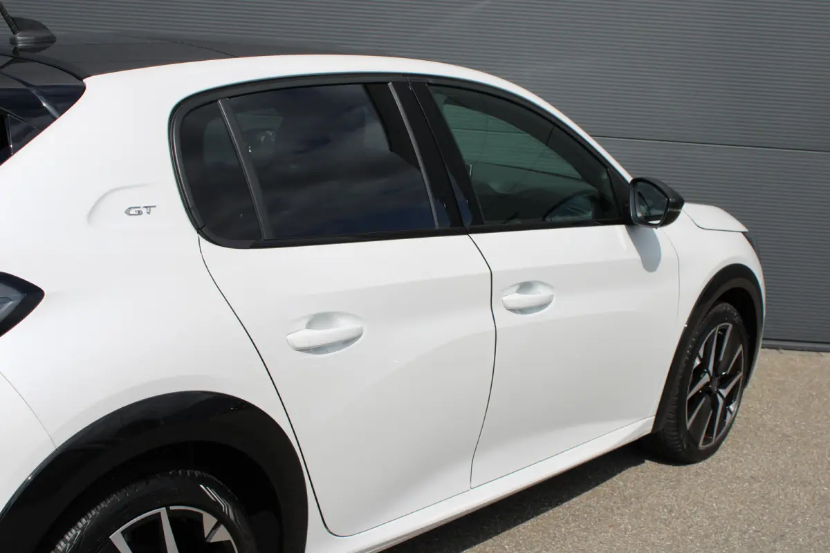 1.2 PureTech GT Pack | Navigatie | Camera | Panoramadak | Stoelverwarming | Full LED | Alcantara | 76.000km |