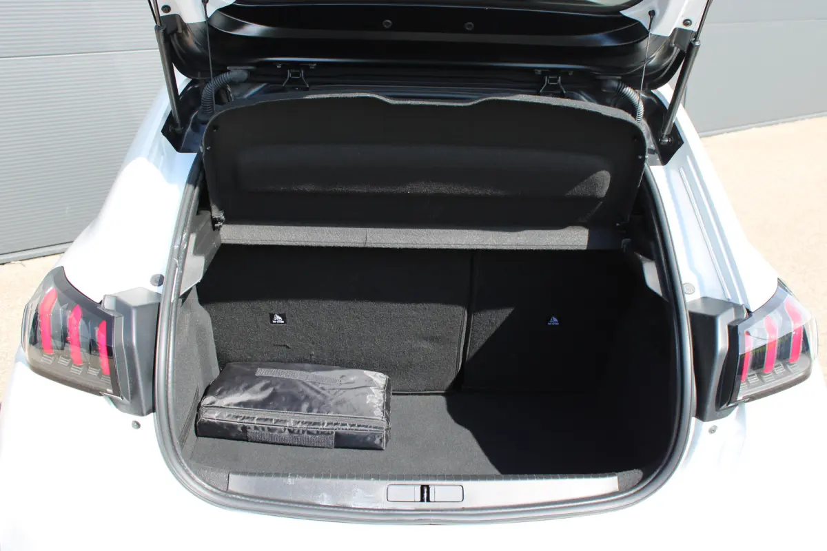 1.2 PureTech GT Pack | Navigatie | Camera | Panoramadak | Stoelverwarming | Full LED | Alcantara | 76.000km |