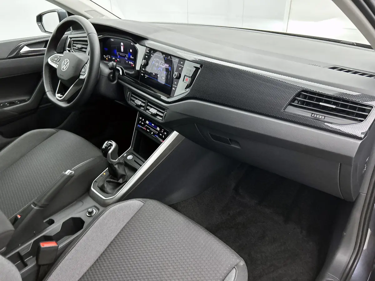 1.0 TSI Life Edition 95pk | EM | Navigatie | Draadloze Apple carplay | Adaptieve Cruise Control | Travel assist | Parkeersensoren voor en achter | Achteruitrij camera | Stoelverwarming voor 