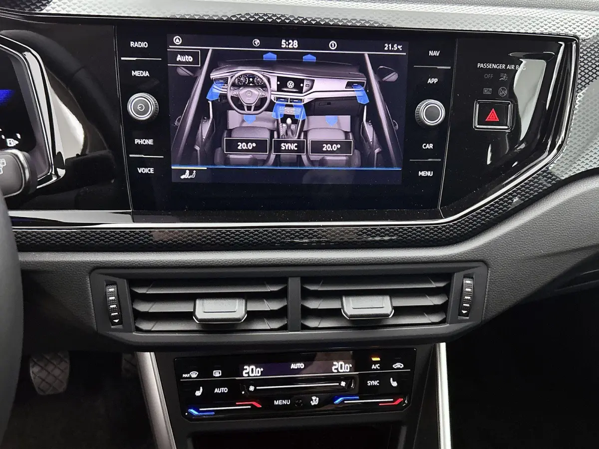 1.0 TSI Life Edition 95pk | EM | Navigatie | Draadloze Apple carplay | Adaptieve Cruise Control | Travel assist | Parkeersensoren voor en achter | Achteruitrij camera | Stoelverwarming voor 