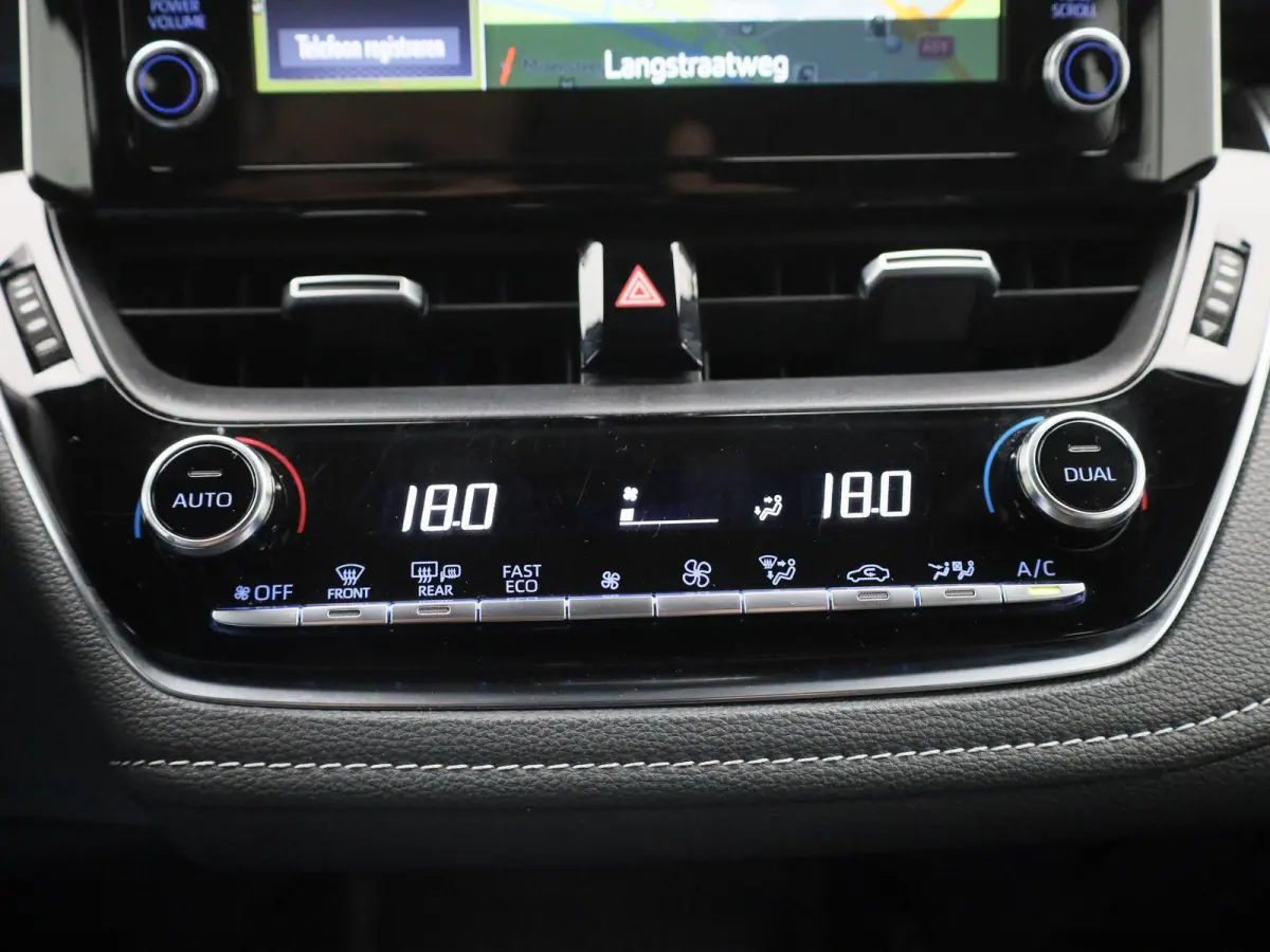 1.8 Hybrid Business | Automaat | Navigatie | DAB  | Camera | Apple CarPlay / Android auto | Climate control | Cruise control | Bluetooth | DAB | Trekhaak