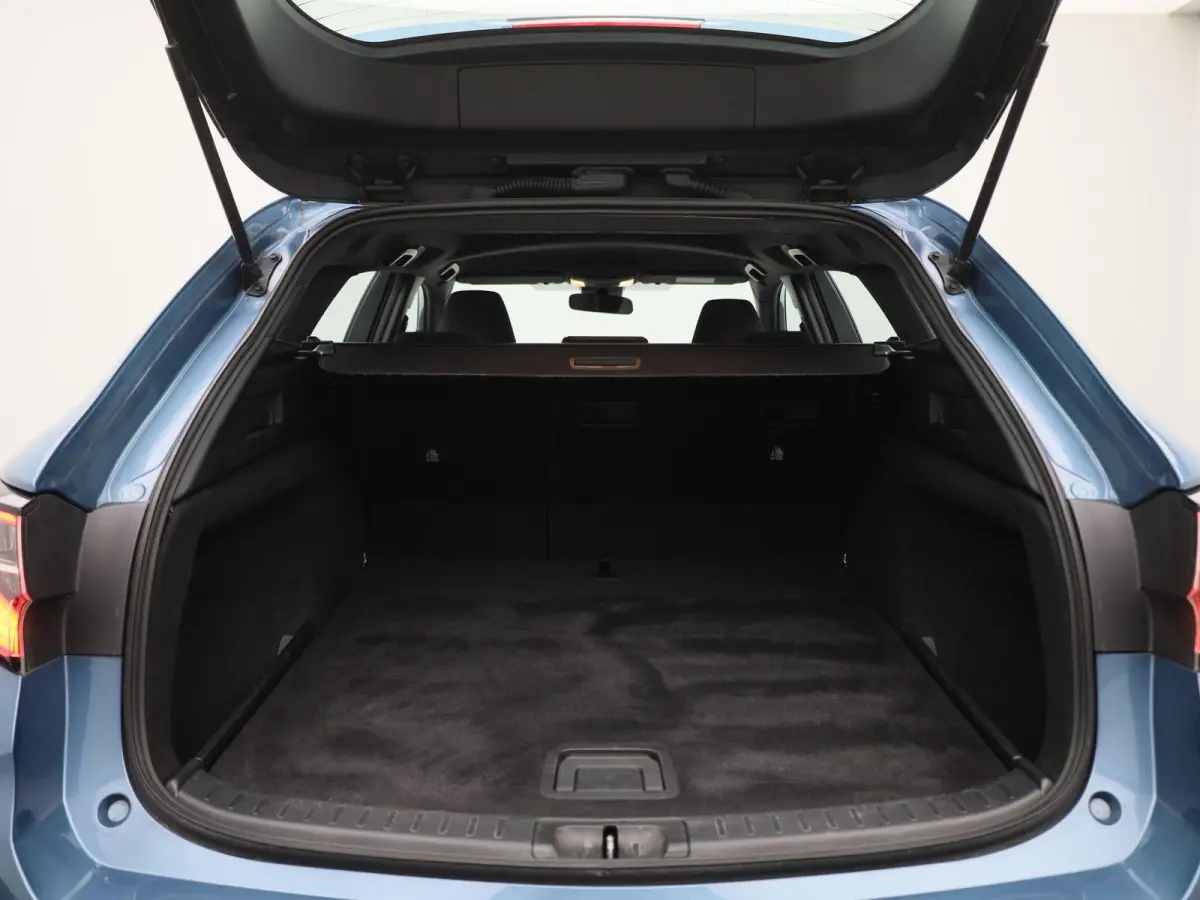 1.8 Hybrid Business | Automaat | Navigatie | DAB  | Camera | Apple CarPlay / Android auto | Climate control | Cruise control | Bluetooth | DAB | Trekhaak