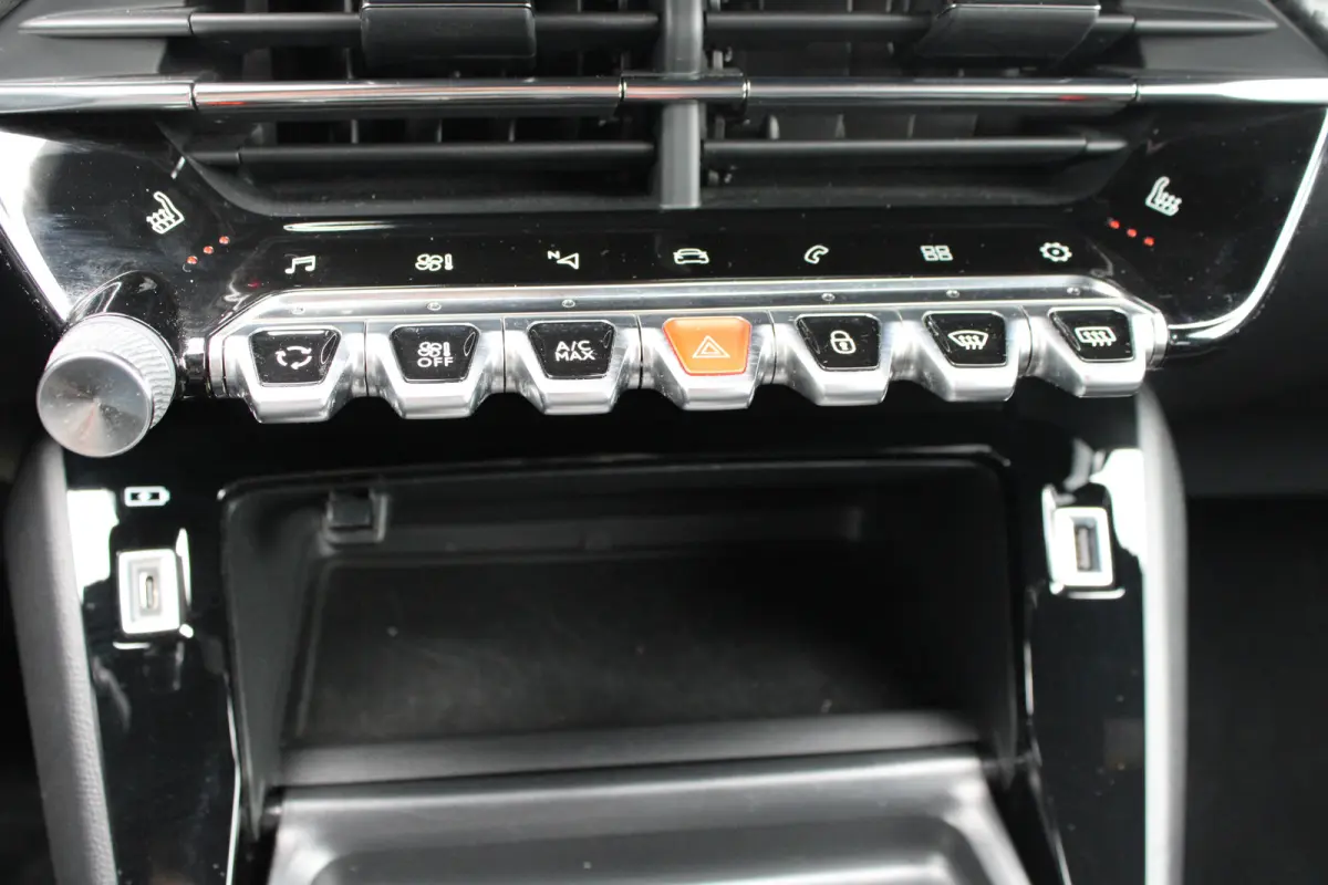 1.2 PureTech 130pk EAT8 GT Pack | Automaat | Navigatie | Camera | Alcantara | Stoelverwarming | Full LED | NL auto |