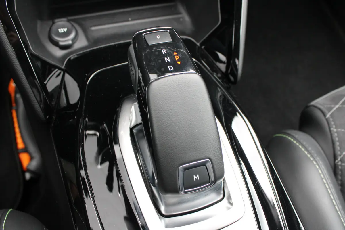 1.2 PureTech 130pk EAT8 GT Pack | Automaat | Navigatie | Camera | Alcantara | Stoelverwarming | Full LED | NL auto |