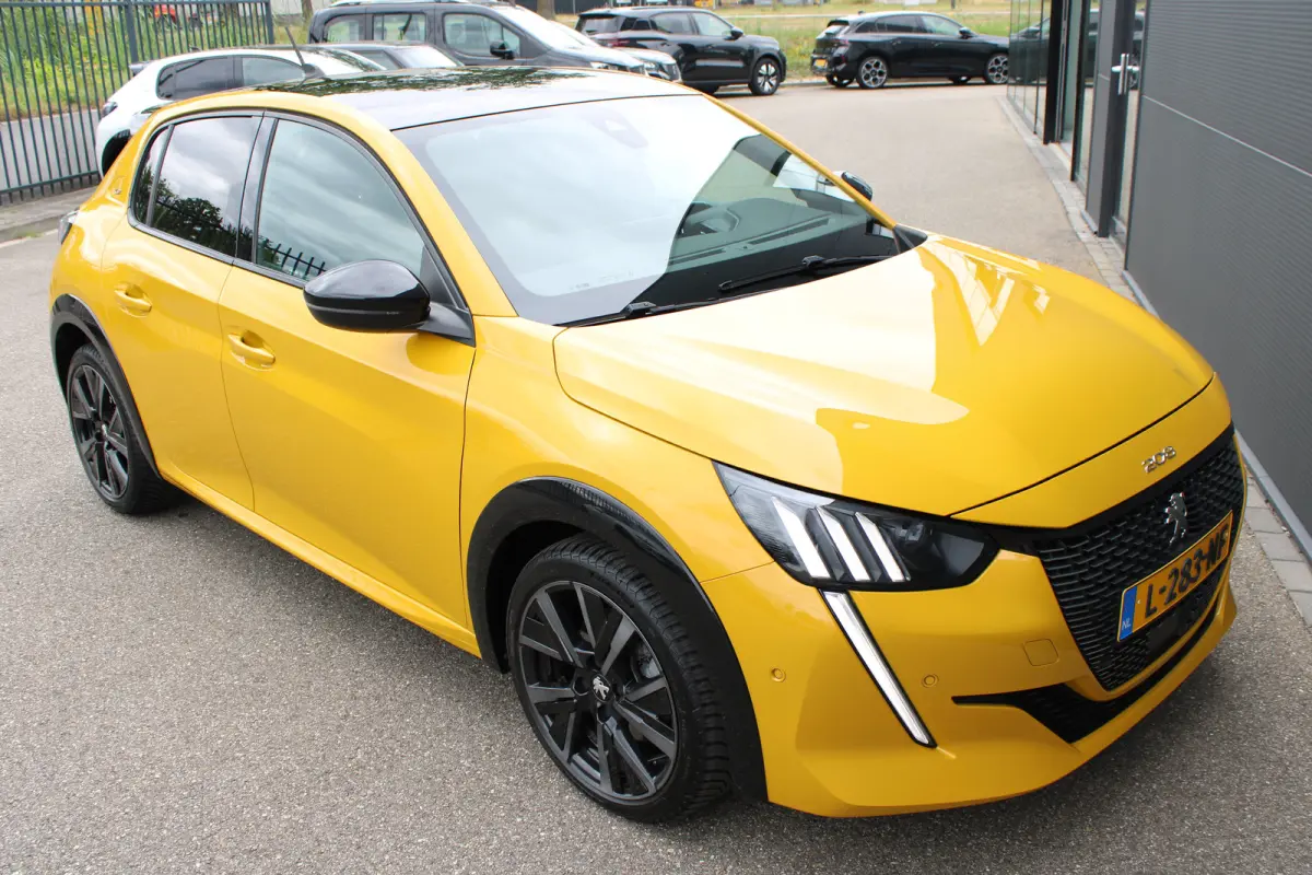 1.2 PureTech 130pk EAT8 GT Pack | Automaat | Navigatie | Camera | Alcantara | Stoelverwarming | Full LED | NL auto |