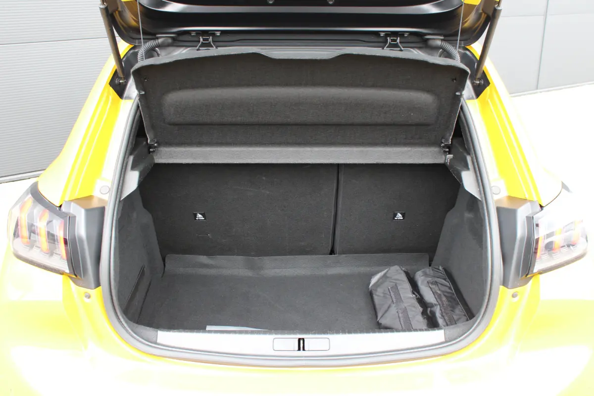 1.2 PureTech 130pk EAT8 GT Pack | Automaat | Navigatie | Camera | Alcantara | Stoelverwarming | Full LED | NL auto |