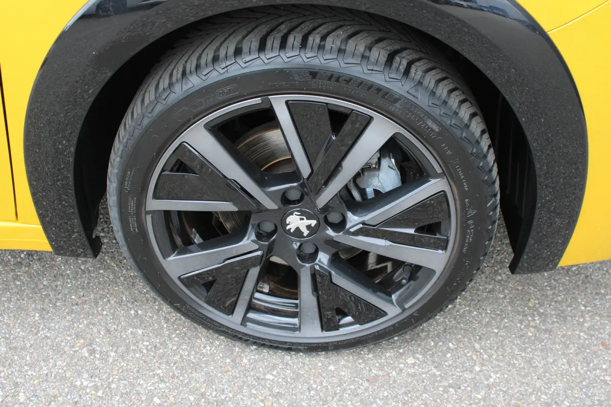 1.2 PureTech 130pk EAT8 GT Pack | Automaat | Navigatie | Camera | Alcantara | Stoelverwarming | Full LED | NL auto |
