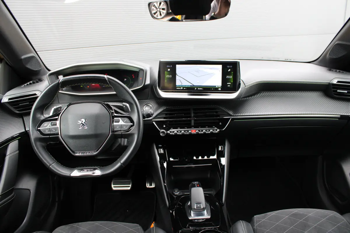1.2 PureTech 130pk EAT8 GT Pack | Automaat | Navigatie | Camera | Alcantara | Stoelverwarming | Full LED | NL auto |
