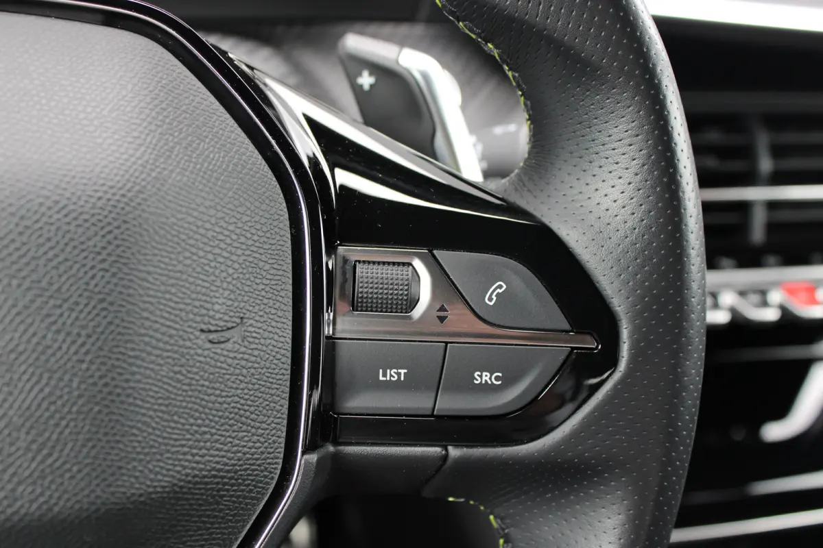 1.2 PureTech 130pk EAT8 GT Pack | Automaat | Navigatie | Camera | Alcantara | Stoelverwarming | Full LED | NL auto |