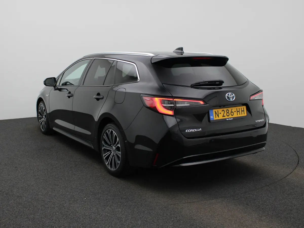 1.8 Hybrid Executive | Automaat | Stoel verwarming | Parkeer sensoren | DAB  | Camera | Climate control | Cruise control | Bluetooth | Half Leder