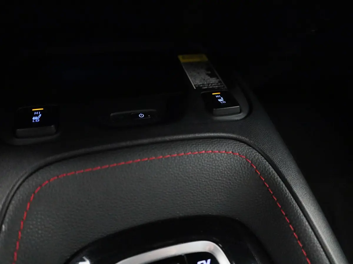 1.8 Hybrid Executive | Automaat | Stoel verwarming | Parkeer sensoren | DAB  | Camera | Climate control | Cruise control | Bluetooth | Half Leder