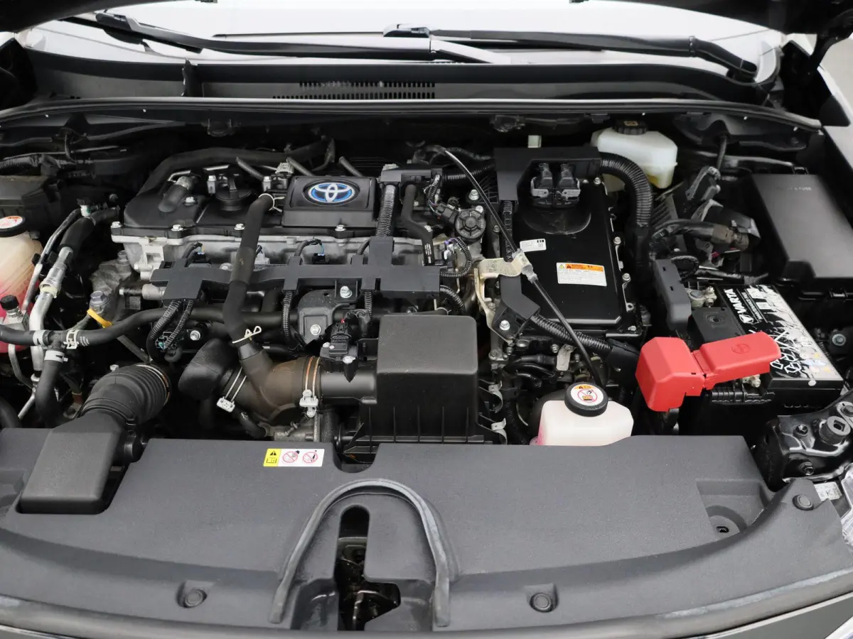 1.8 Hybrid Executive | Automaat | Stoel verwarming | Parkeer sensoren | DAB  | Camera | Climate control | Cruise control | Bluetooth | Half Leder