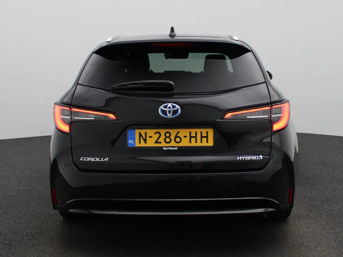 1.8 Hybrid Executive | Automaat | Stoel verwarming | Parkeer sensoren | DAB  | Camera | Climate control | Cruise control | Bluetooth | Half Leder