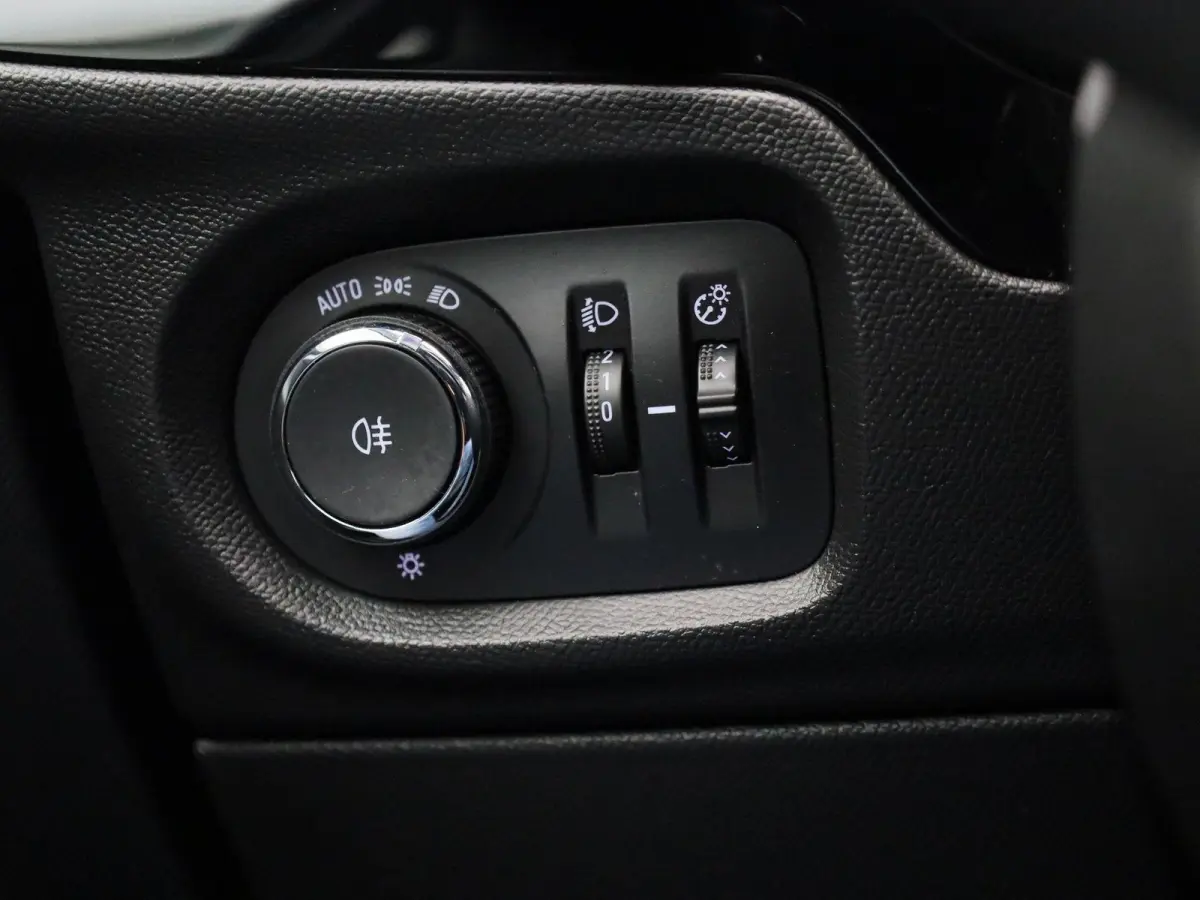 1.2 Edition | Automaat | Apple Carplay / Android Auto | Cruise Control | Airco | DAB | Lichtmetalen Velgen |