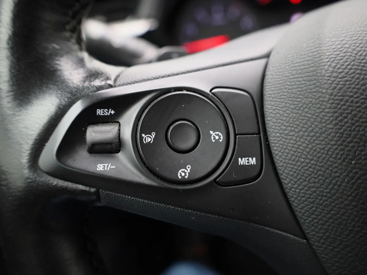 1.2 Edition | Automaat | Apple Carplay / Android Auto | Cruise Control | Airco | DAB | Lichtmetalen Velgen |