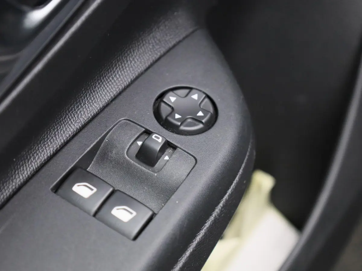 1.2 Edition | Automaat | Apple Carplay / Android Auto | Cruise Control | Airco | DAB | Lichtmetalen Velgen |
