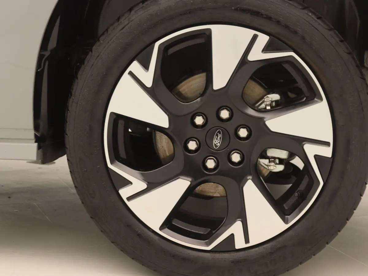 Cust. 320 L2H1 Sport 65 kWh | Trekhaak | 19 inch velgen | Adaptieve cruise control | Dodehoek detectie |