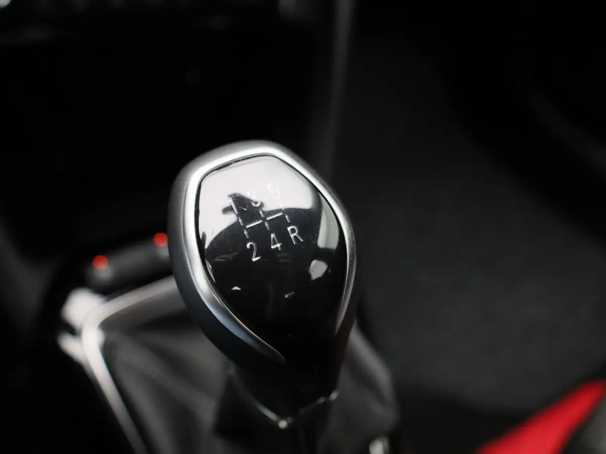 1.2 Edition | Apple Carplay / Android Auto | Navigatie | Camera | Cruise Control | Parkeersensoren | Airco | DAB | Lichtmetalen Velgen |
