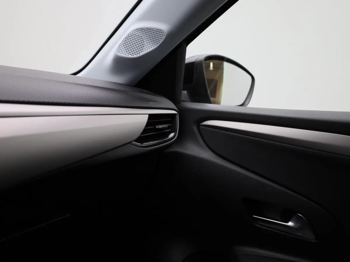 1.2 Edition | Apple Carplay / Android Auto | Navigatie | Camera | Cruise Control | Parkeersensoren | Airco | DAB | Lichtmetalen Velgen |