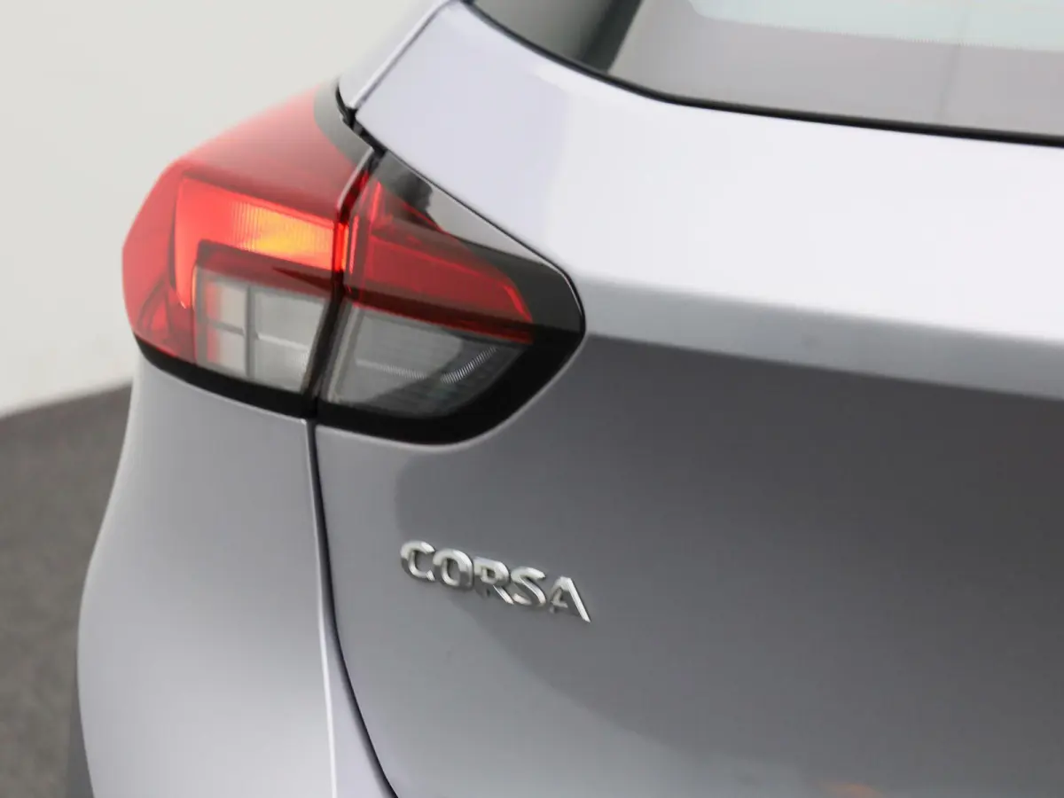 1.2 Edition | Apple Carplay / Android Auto | Navigatie | Camera | Cruise Control | Parkeersensoren | Airco | DAB | Lichtmetalen Velgen |