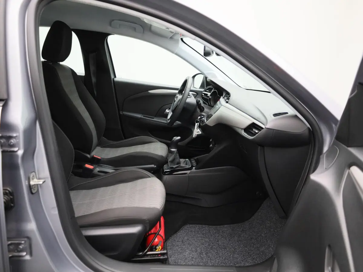 1.2 Edition | Apple Carplay / Android Auto | Navigatie | Camera | Cruise Control | Parkeersensoren | Airco | DAB | Lichtmetalen Velgen |
