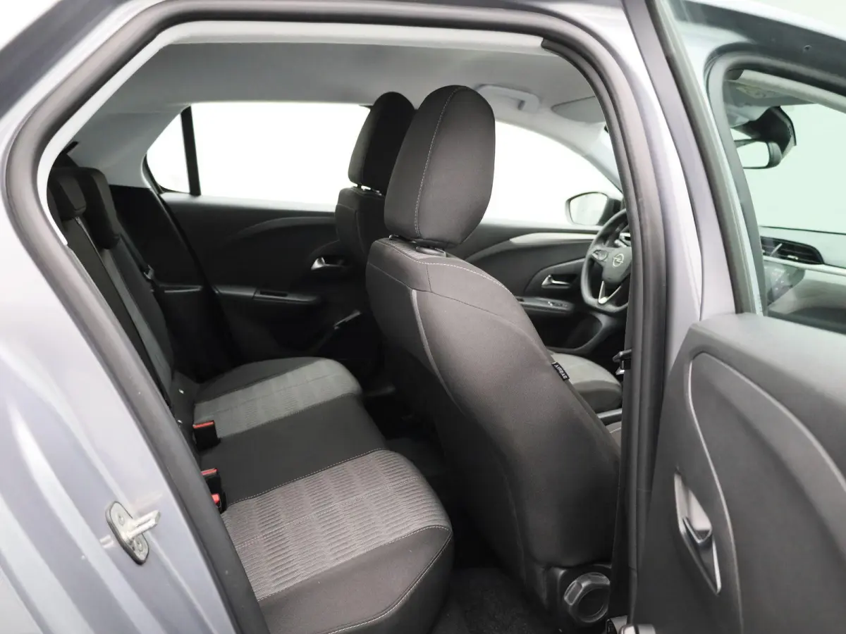 1.2 Edition | Apple Carplay / Android Auto | Navigatie | Camera | Cruise Control | Parkeersensoren | Airco | DAB | Lichtmetalen Velgen |