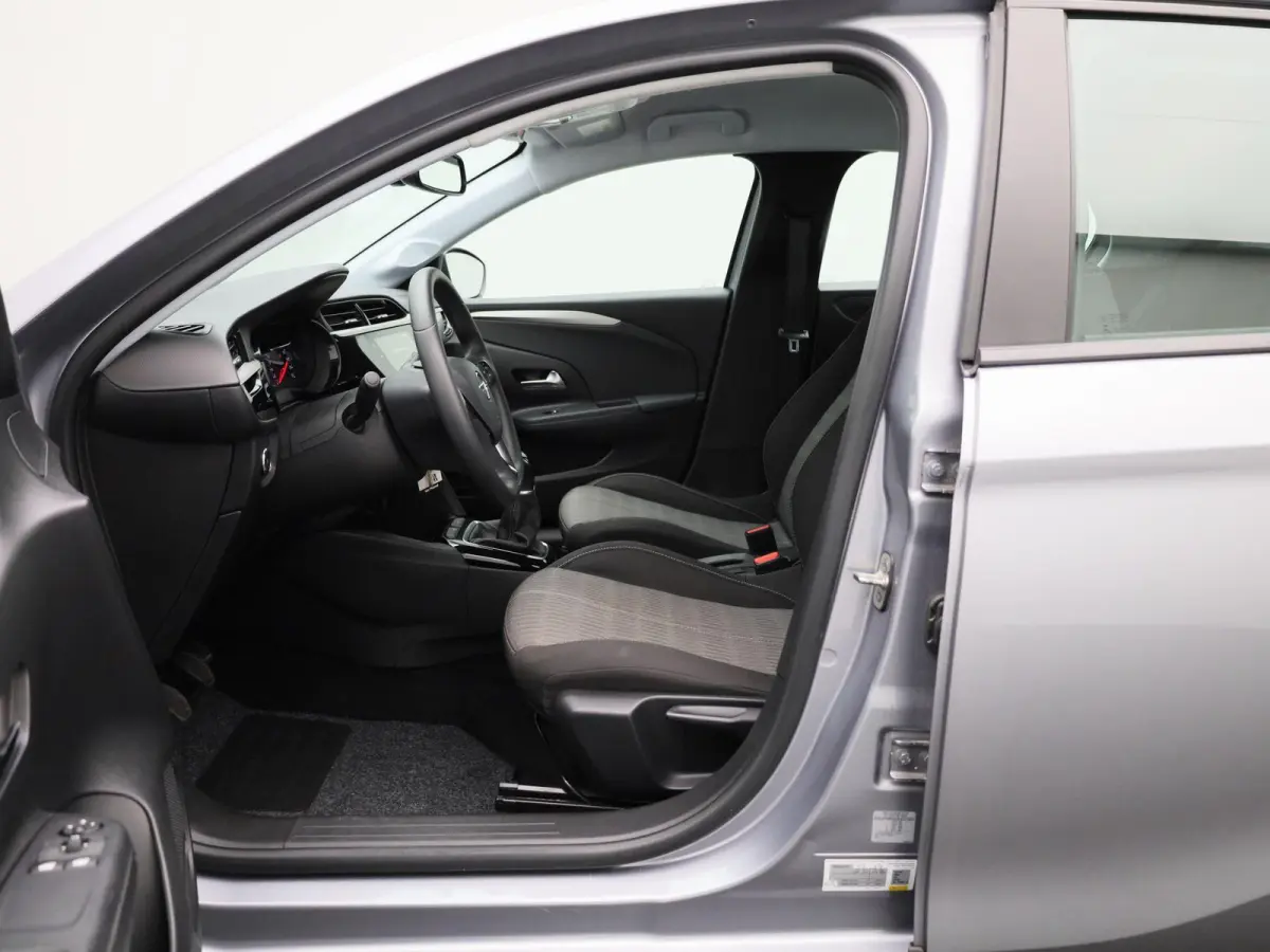 1.2 Edition | Apple Carplay / Android Auto | Navigatie | Camera | Cruise Control | Parkeersensoren | Airco | DAB | Lichtmetalen Velgen |