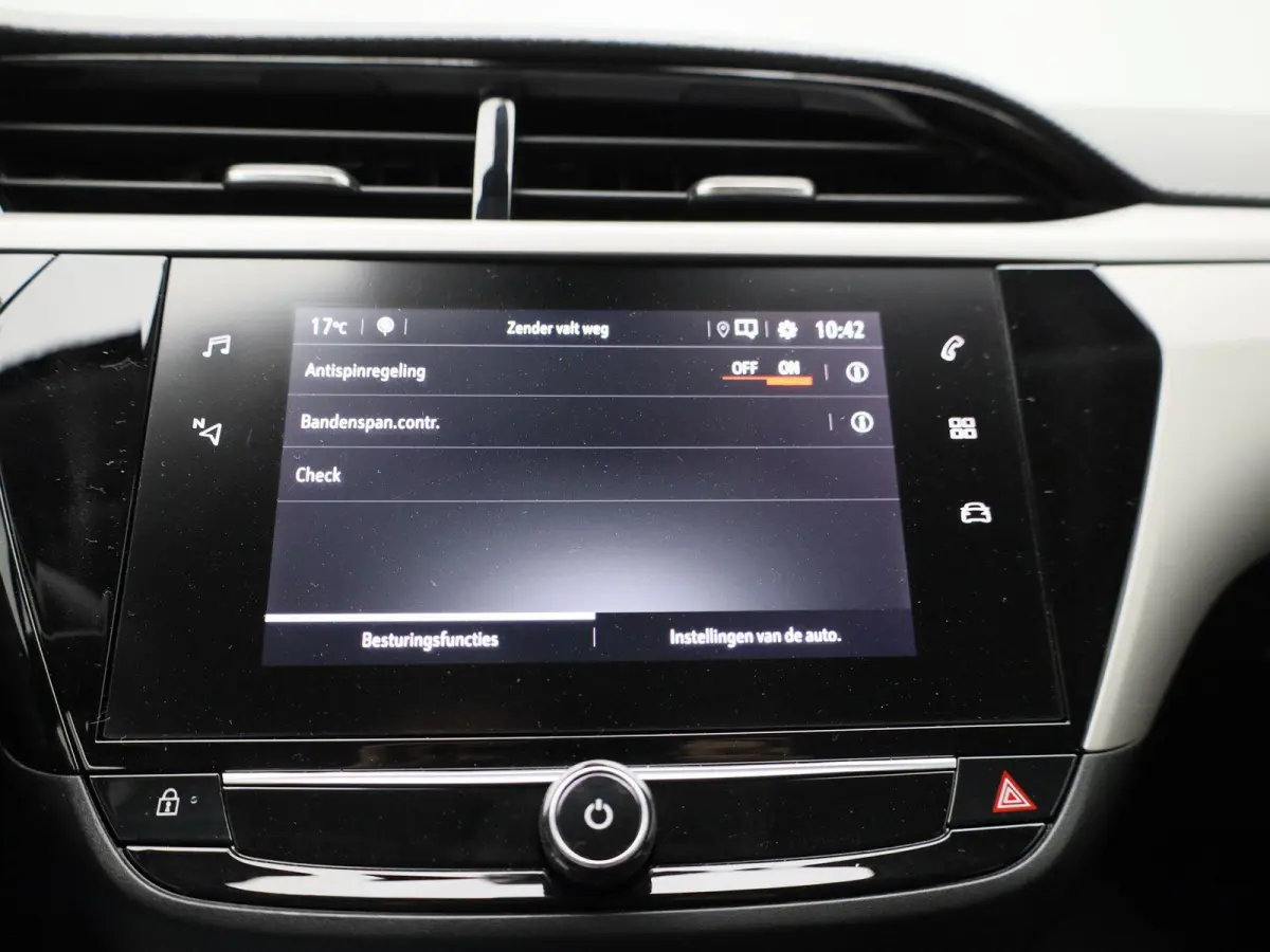 1.2 Edition | Apple Carplay / Android Auto | Navigatie | Camera | Cruise Control | Parkeersensoren | Airco | DAB | Lichtmetalen Velgen |