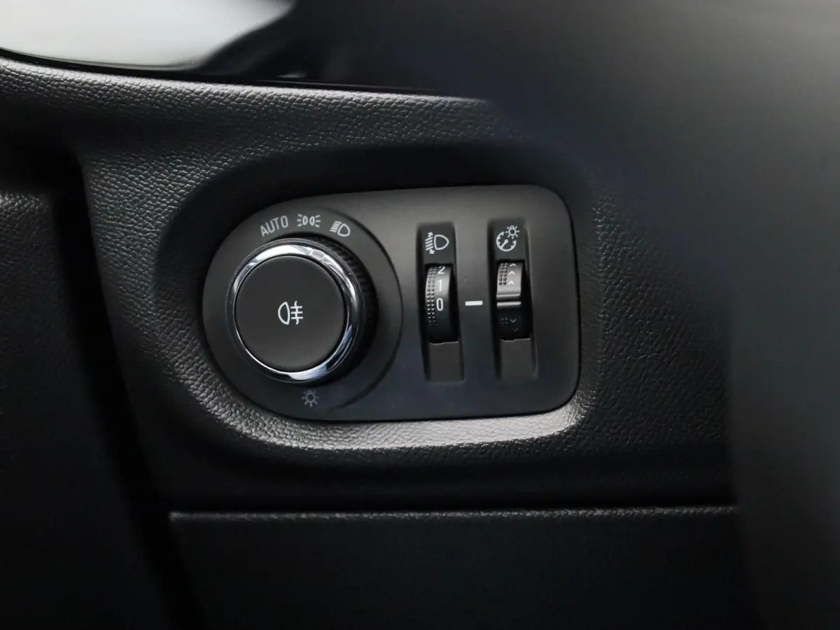 1.2 Edition | Apple Carplay / Android Auto | Navigatie | Camera | Cruise Control | Parkeersensoren | Airco | DAB | Lichtmetalen Velgen |