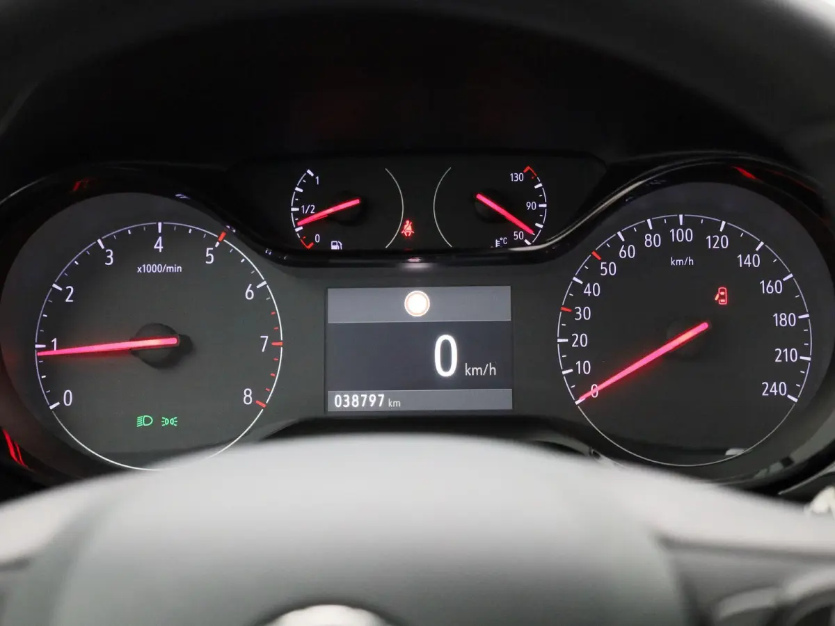 1.2 Edition | Apple Carplay / Android Auto | Navigatie | Camera | Cruise Control | Parkeersensoren | Airco | DAB | Lichtmetalen Velgen |