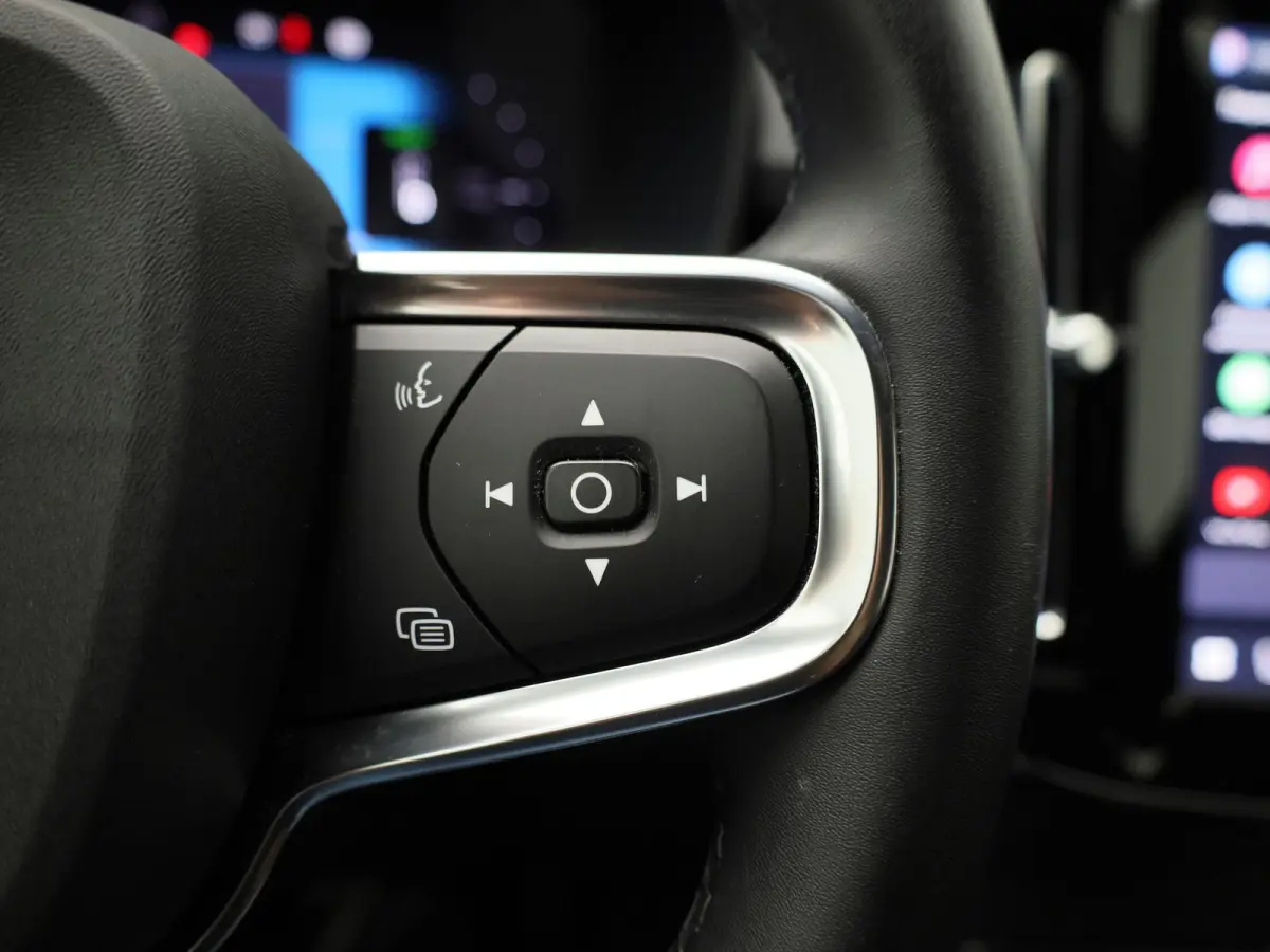 Core | Automaat | Navigatie | Apple Carplay / Android Auto | Virtual Cockpit | Achteruitrijcamera | Climate Control | Cruise Control | Bluetooth | Lichtmetalen Velgen | Parkeer sensoren |
