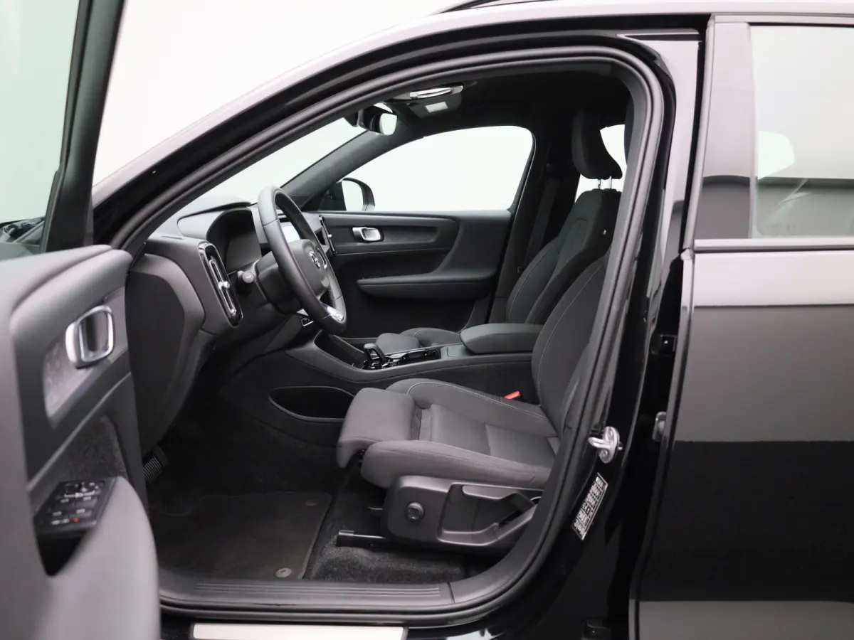 Core | Automaat | Navigatie | Apple Carplay / Android Auto | Virtual Cockpit | Achteruitrijcamera | Climate Control | Cruise Control | Bluetooth | Lichtmetalen Velgen | Parkeer sensoren |