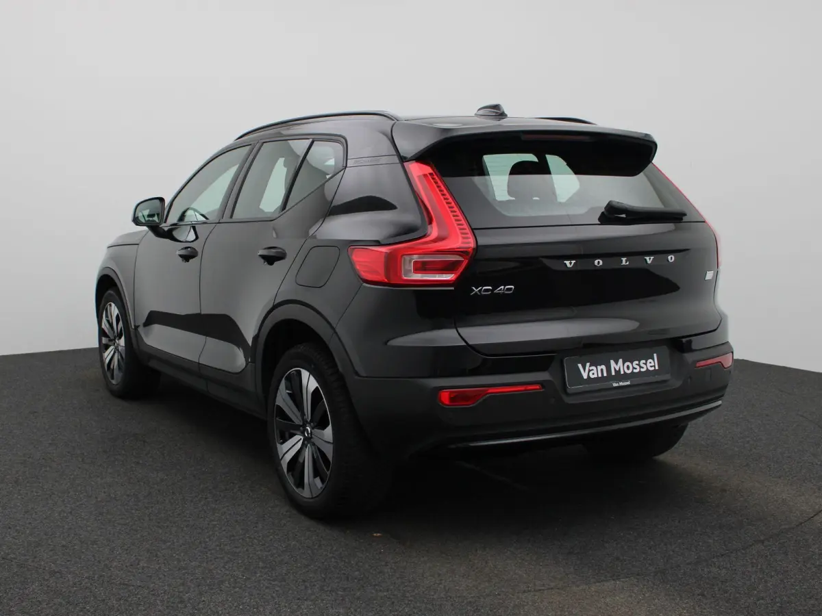 Core | Automaat | Navigatie | Apple Carplay / Android Auto | Virtual Cockpit | Achteruitrijcamera | Climate Control | Cruise Control | Bluetooth | Lichtmetalen Velgen | Parkeer sensoren |