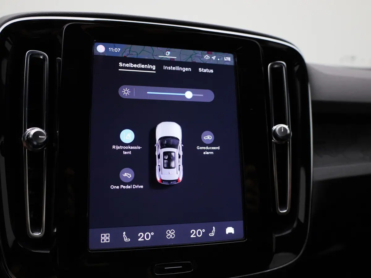 Core | Automaat | Navigatie | Apple Carplay / Android Auto | Virtual Cockpit | Achteruitrijcamera | Climate Control | Cruise Control | Bluetooth | Lichtmetalen Velgen | Parkeer sensoren |