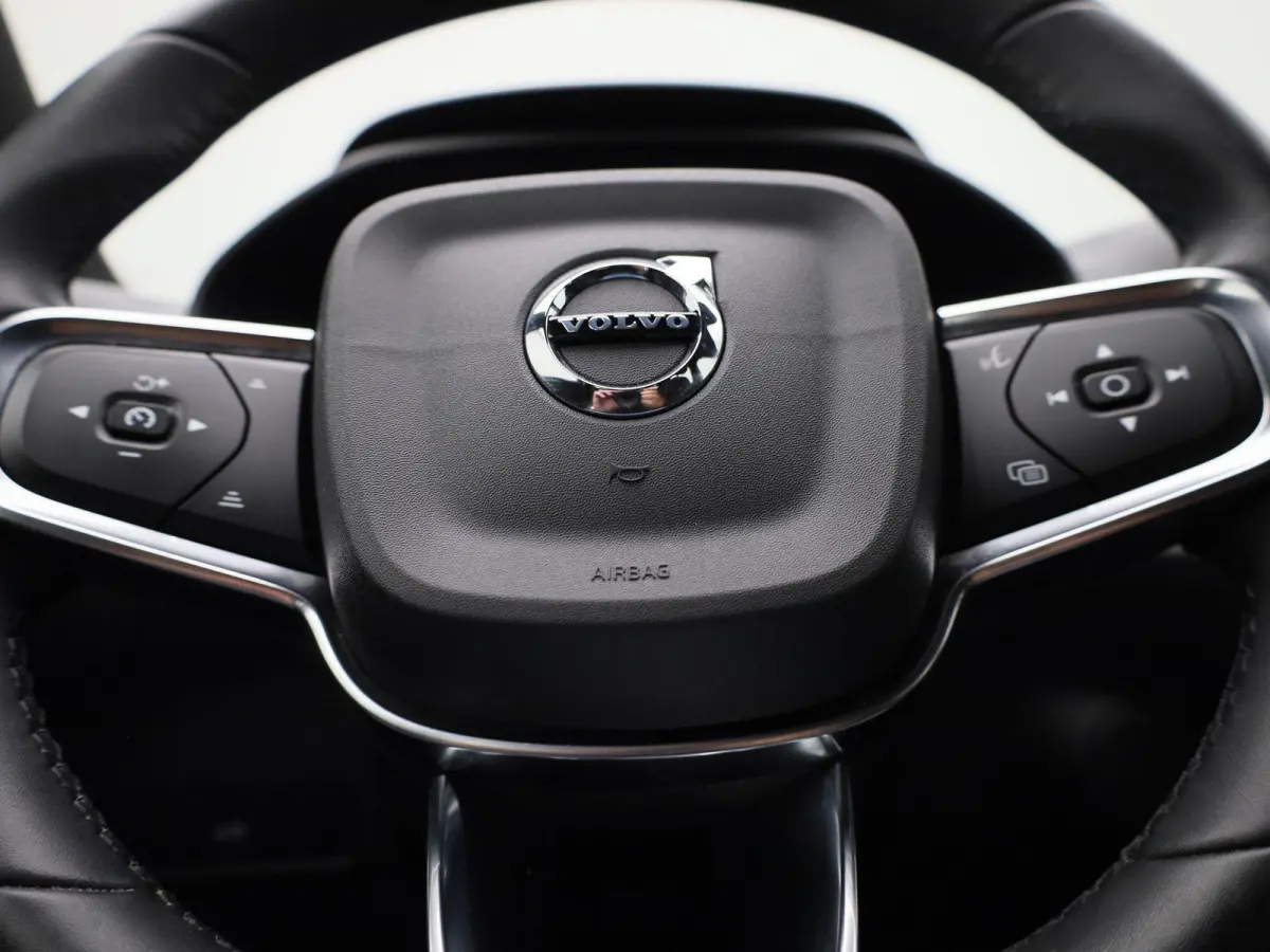 Core | Automaat | Navigatie | Apple Carplay / Android Auto | Virtual Cockpit | Achteruitrijcamera | Climate Control | Cruise Control | Bluetooth | Lichtmetalen Velgen | Parkeer sensoren |