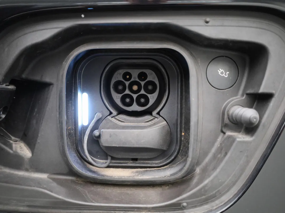 Core | Automaat | Navigatie | Apple Carplay / Android Auto | Virtual Cockpit | Achteruitrijcamera | Climate Control | Cruise Control | Bluetooth | Lichtmetalen Velgen | Parkeer sensoren |