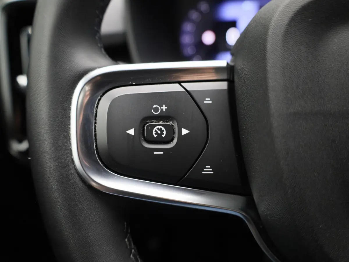 Core | Automaat | Navigatie | Apple Carplay / Android Auto | Virtual Cockpit | Achteruitrijcamera | Climate Control | Cruise Control | Bluetooth | Lichtmetalen Velgen | Parkeer sensoren |