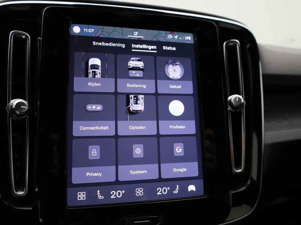 Core | Automaat | Navigatie | Apple Carplay / Android Auto | Virtual Cockpit | Achteruitrijcamera | Climate Control | Cruise Control | Bluetooth | Lichtmetalen Velgen | Parkeer sensoren |
