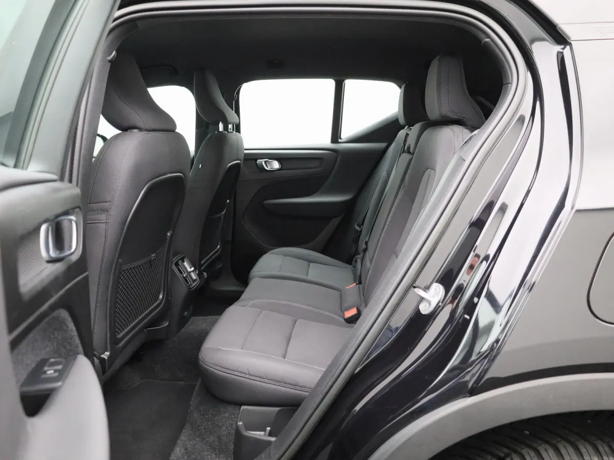 Core | Automaat | Navigatie | Apple Carplay / Android Auto | Virtual Cockpit | Achteruitrijcamera | Climate Control | Cruise Control | Bluetooth | Lichtmetalen Velgen | Parkeer sensoren |