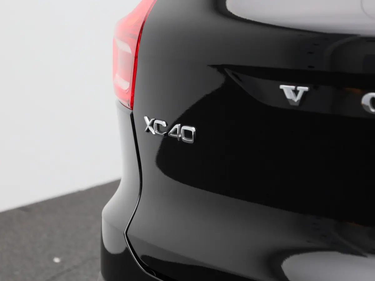 Core | Automaat | Navigatie | Apple Carplay / Android Auto | Virtual Cockpit | Achteruitrijcamera | Climate Control | Cruise Control | Bluetooth | Lichtmetalen Velgen | Parkeer sensoren |